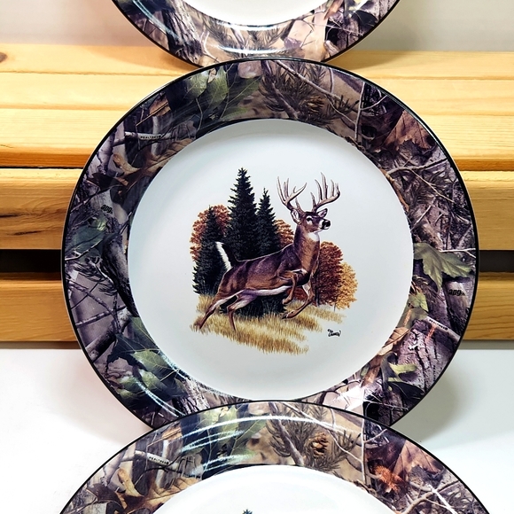 Whitetail Buck Deer Salad Plates by Al Agnew RealTree, Set of 3 - Picture 4 of 13